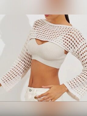 Crocheted Shrug/Bolero - Women’s White, Long Sleeve, Crocheted Bolero. Size Med.